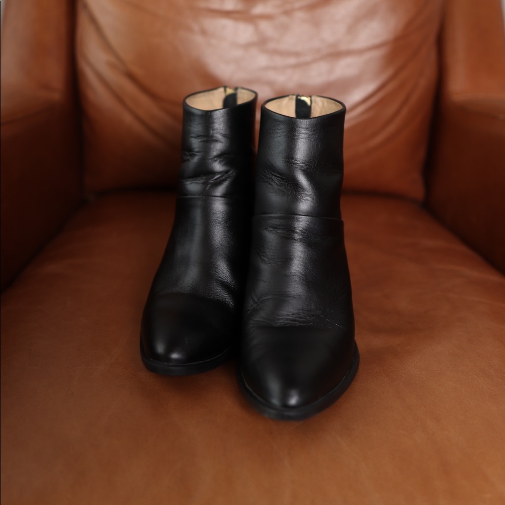 Lightly Used Black Dari Boots